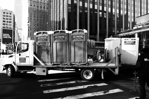 Best Portable bathroom rental  in Osceola, IA